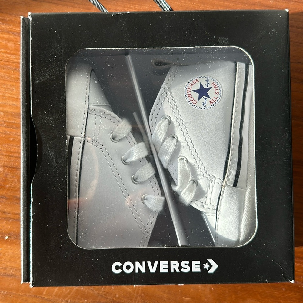 Like new in box converse